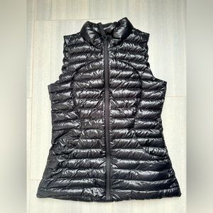 Pack it Down Vest in Shiny Black